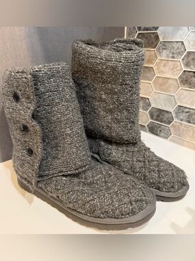 UGG Australia Women’s Grey Knit Mid-Calf High Ugg Boots, Sweater Cardigan Knit